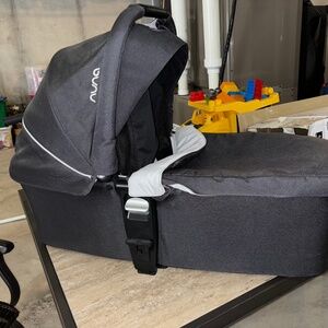 Nuna bassinet